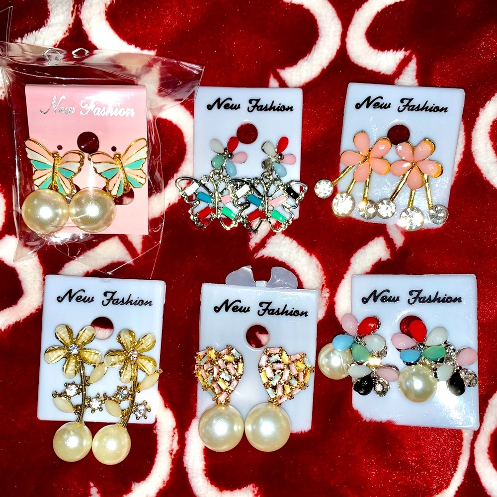📌 Fashionable Earrings 📌